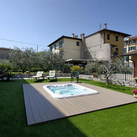 Accogliente Apt Al Centro Con Giardino E Jacuzzi Apartment ตอร์รีเดลเบนาโก ภายนอก รูปภาพ